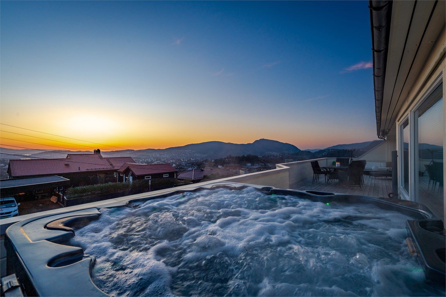 Solnedgang fra terrasse