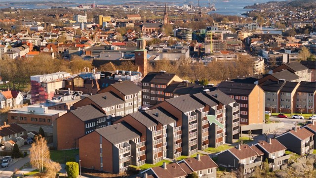Få steder er uttrykket å bo på byens tak like treffende.