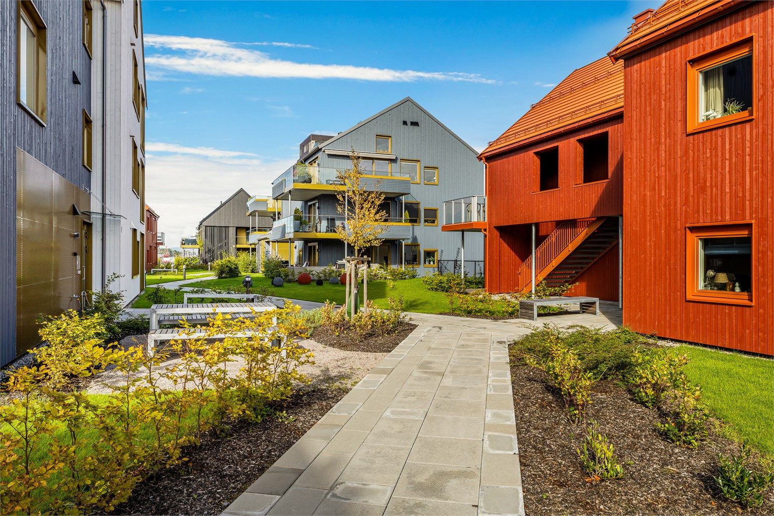 Kort vei til badetrappa for et morgebad.