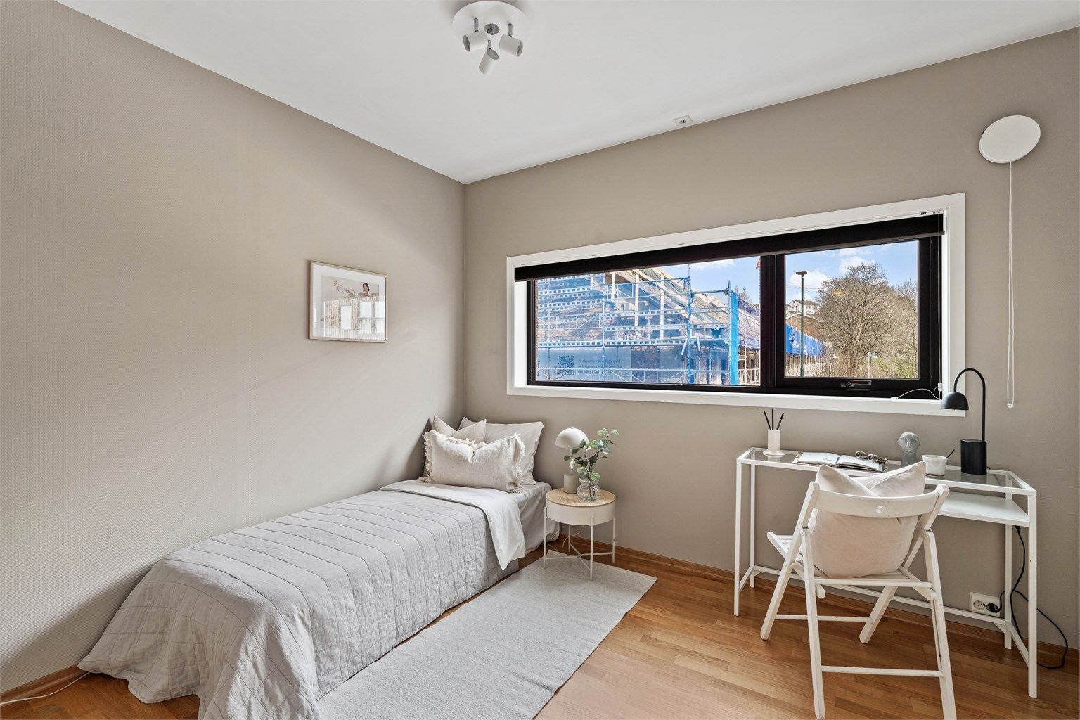 Det andre soverommet, ideelt som barnerom, gjesterom eller kontor.