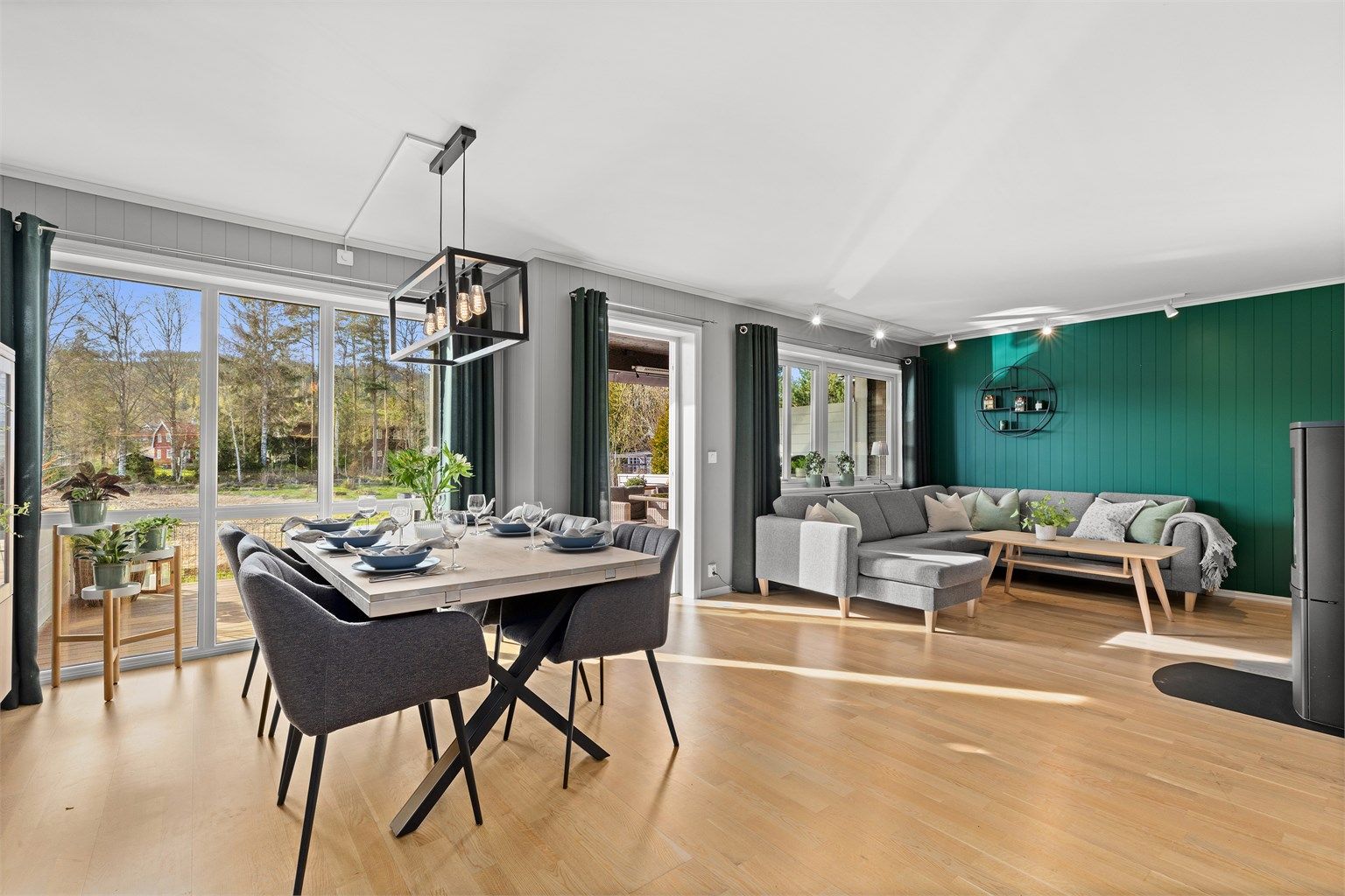 Eiendomsmegler Krogsveen v/Andreas Christophersen ønsker velkommen til Vollasvingen 21