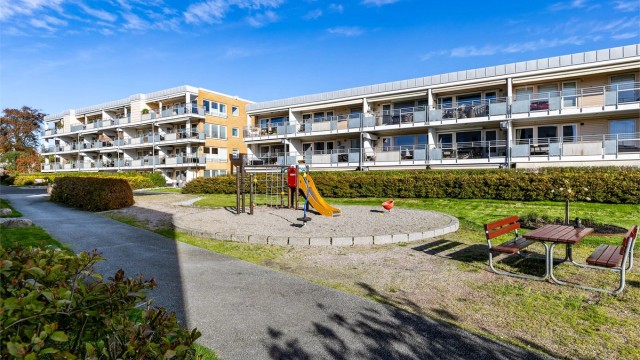 Internt på Glassverket er det ingen biltrafikk og et rolig, barnevennlig miljø. Lekeplass finnes like om hjørnet fra hovedinngangen.