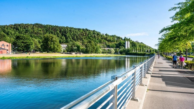 Like i nærheten finner du vannspeilet i Middelalderparken. Vannet har fått det kjente navnet Tenerife, så her kan du få en smak av sydligere strøk med en dose historie!