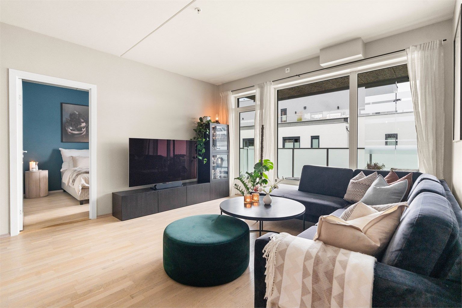 Velkommen til 7.etg.i Gjerdrumsgata 27. En lys og romslig leilighet med 11 kvm balkong