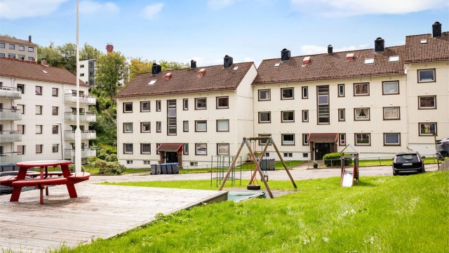 Her bor man i et rolig, men sentralt boligområde på Landås med kort gangavstand til alt man trenger i hverdagen.