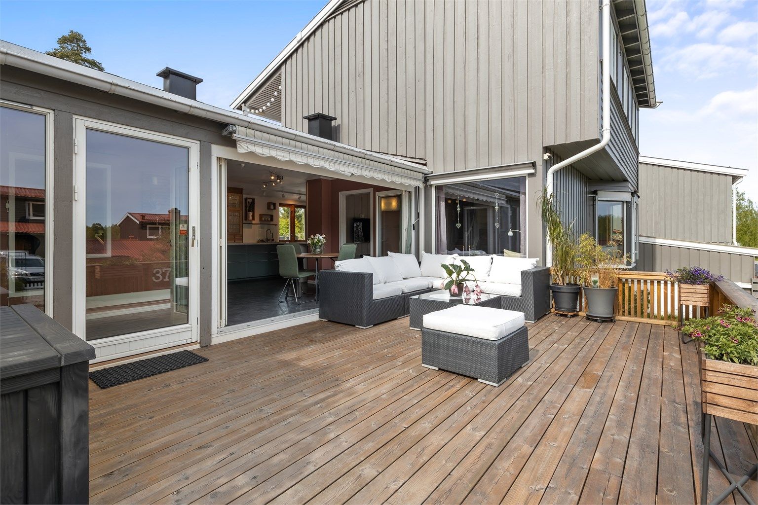 Velkommen til Erlands vei 37, presentert av Pojan Eskandari i Krogsveen.