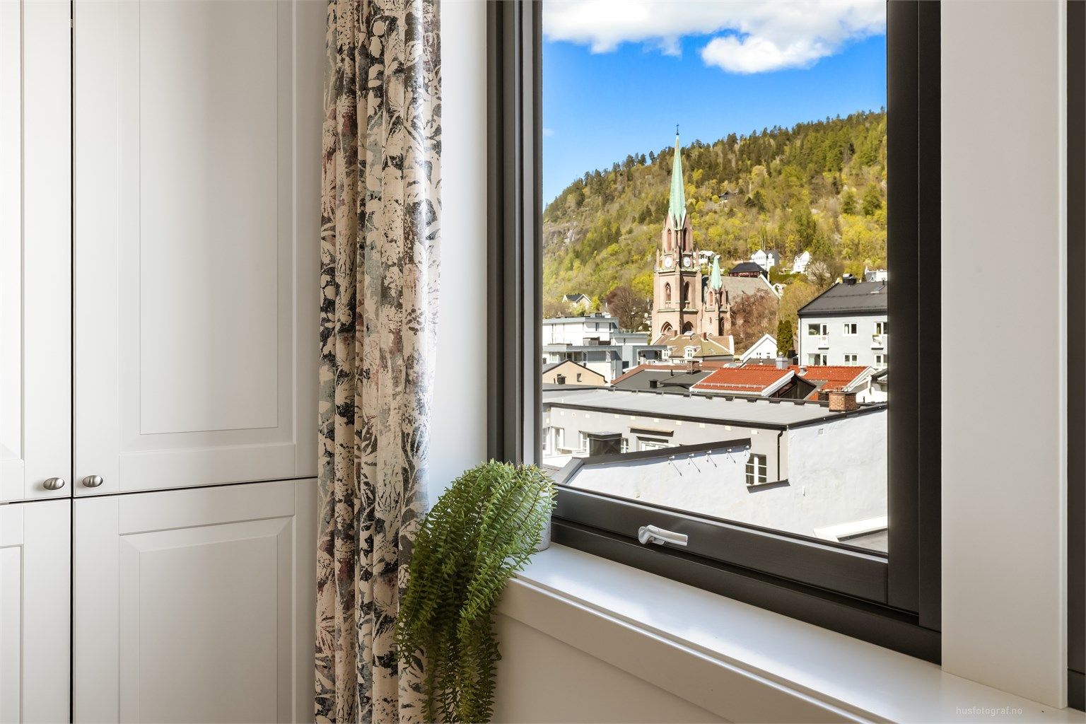 Utsikt fra soveromsvindu.