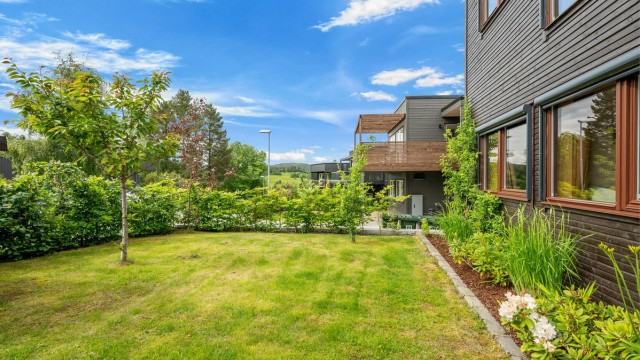 For den aktive ligger flotte tur- og rekreasjonsmuligheter lett tilgjengelig i området, med kort vei til Bymarka og områdene rundt Kyvatnet. Ved Kyvatnet finner du blant annet sandvolleyballbane, og Havstad idrettsplass ligger ca. 10 minutter fra boligen.