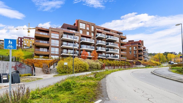 Boligområde har moderne preg og er fylt med grønne omgivelser