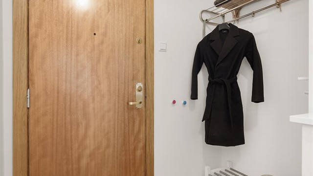 Entré med plass til oppheng av yttertøy.