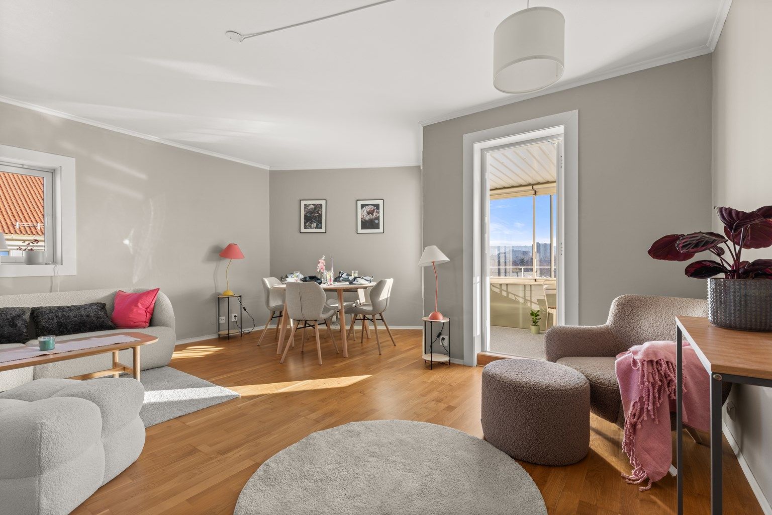 Nora Larsen Rørvik v/ Krogsveen har gleden av å presentere Vallefaret 19!