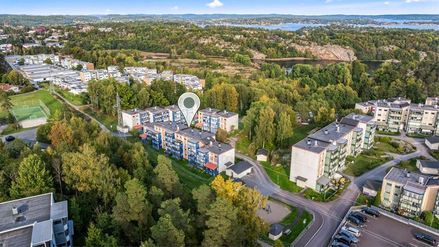 Området har et godt naboskap og nærhet til servicetilbud på Kilen og i sentrum.