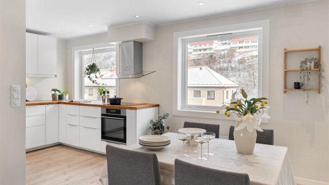 - Moderne åpen kjøkkenløsning -
