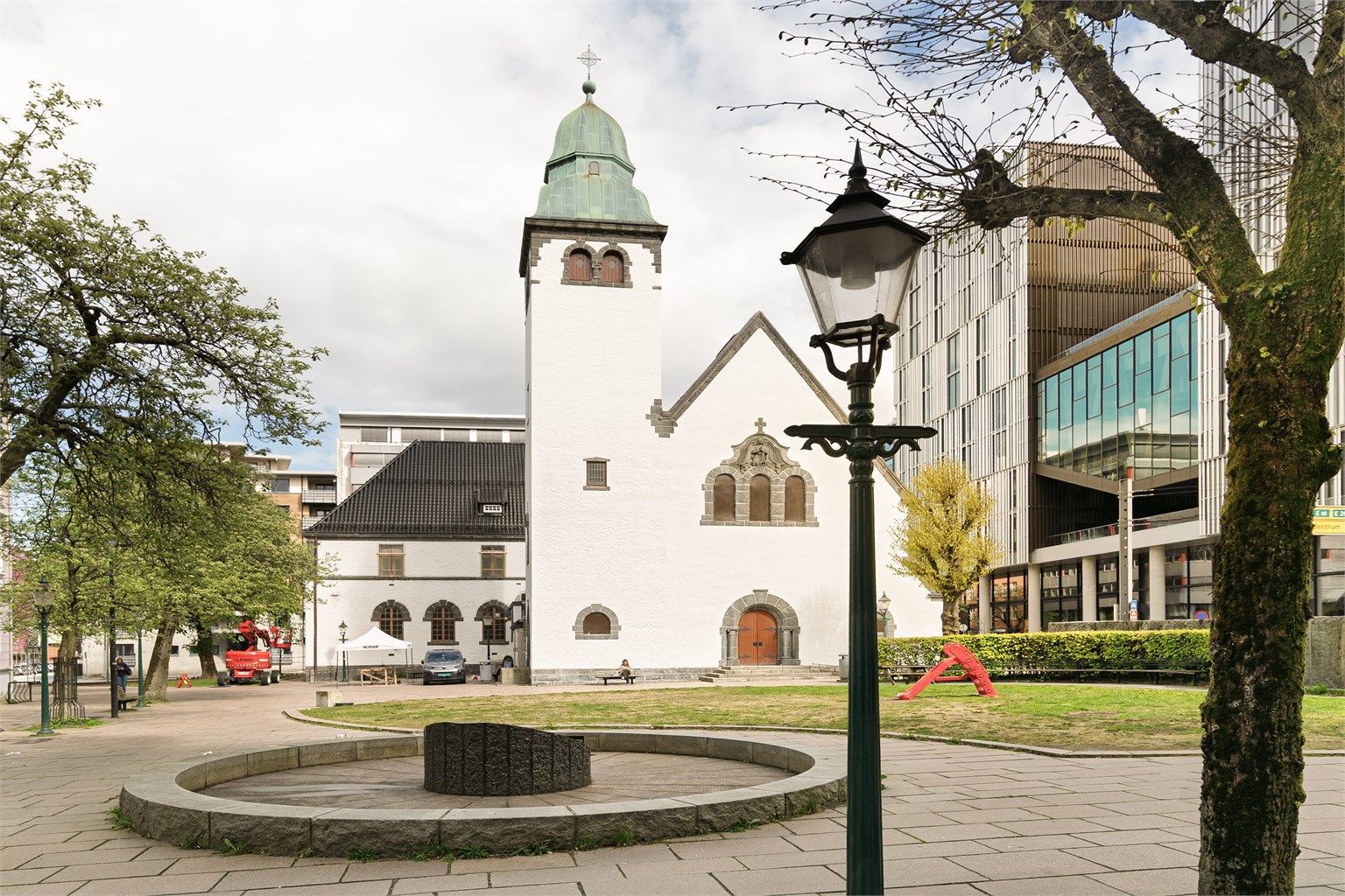 - Nærmeste nabo til koselige St. Jakobs plass -