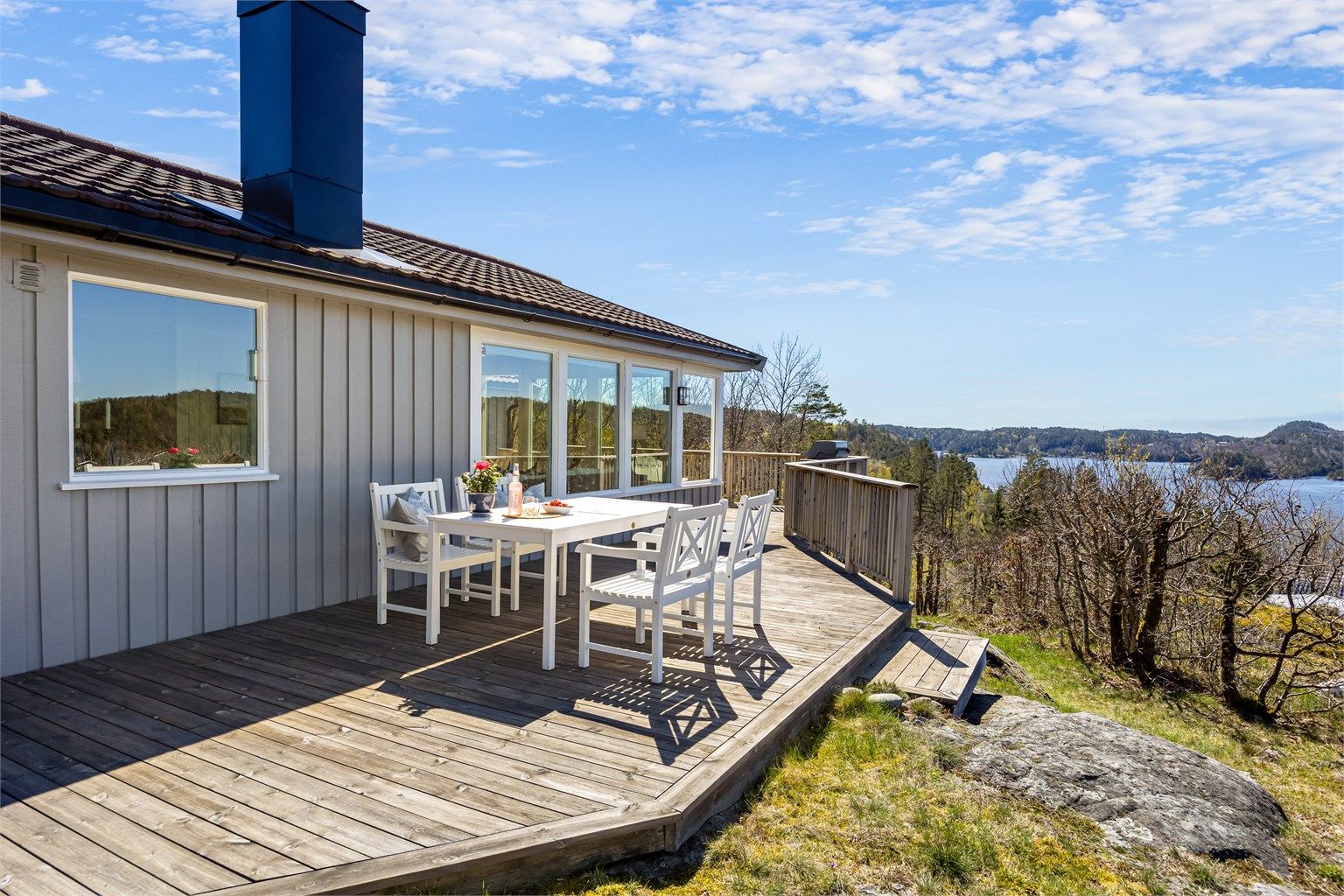 Et perfekt sted for utendørs måltider med familie og venner.
