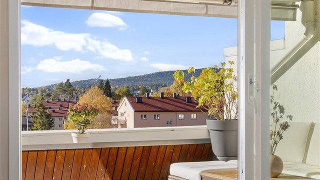Skyvedøren fra stuen åpner rett ut til terrassen