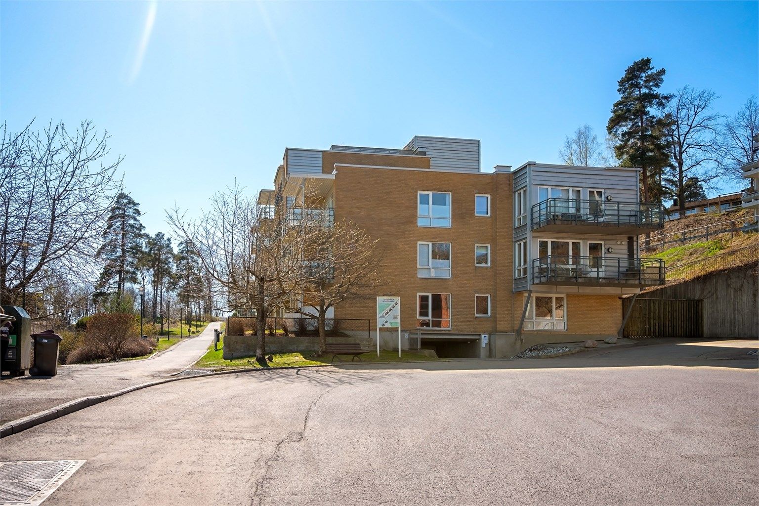 Sameiet består av 99 boligseksjoner og fremstår som veldrevet.