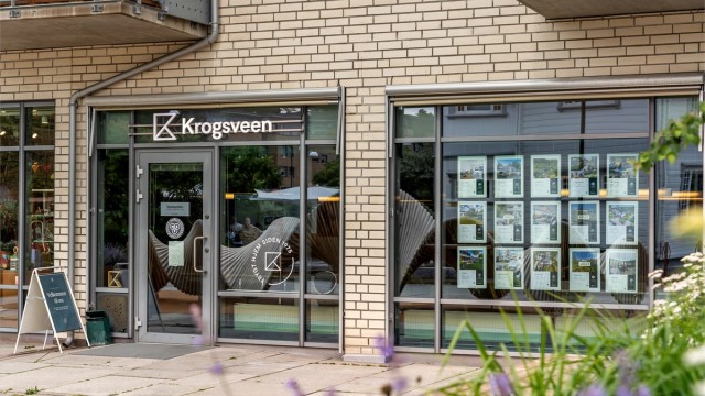 Boligen presenteres av Christel Bekkelund ved Krogsveen Kolbotn.