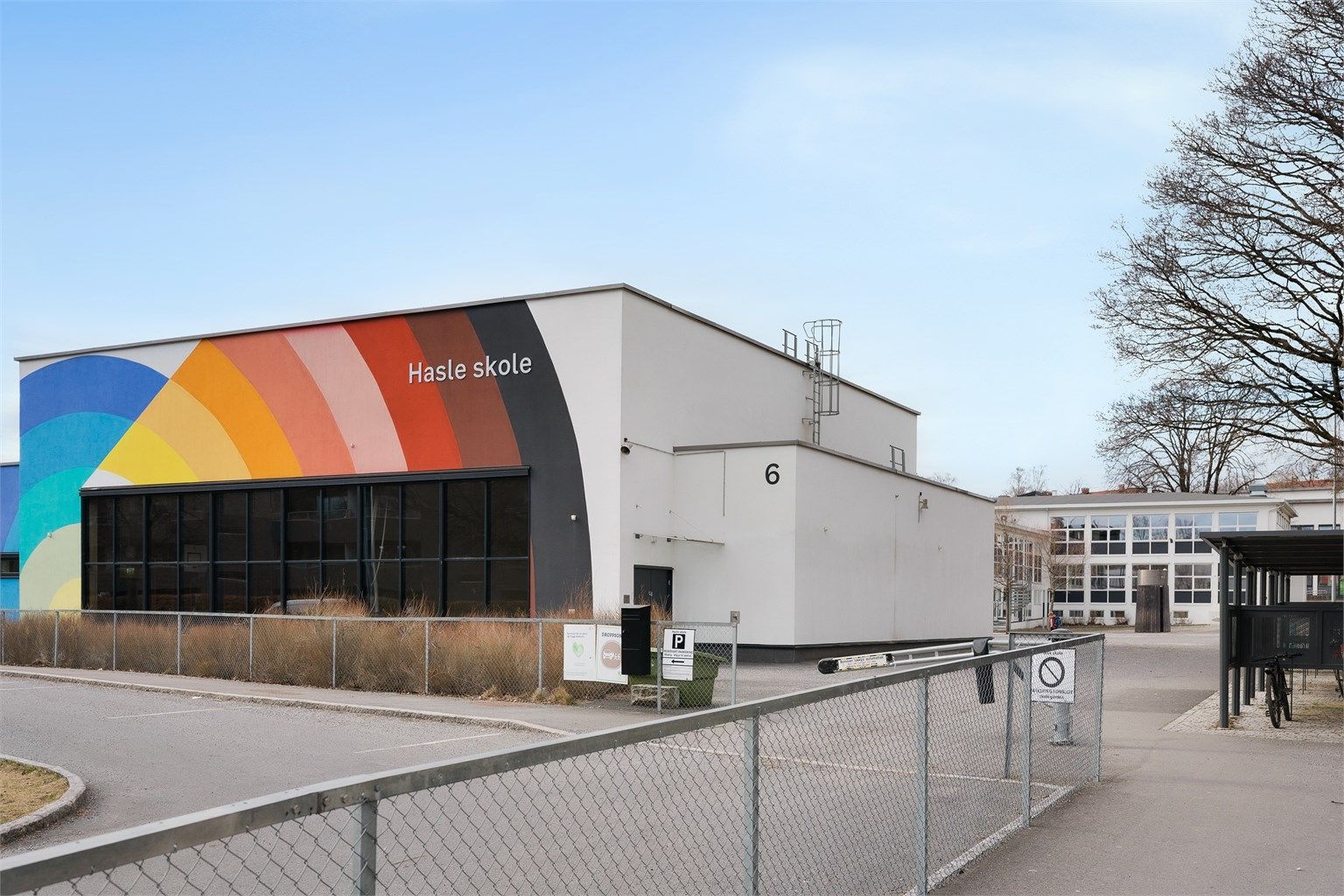 Det er kun 6 minutters gange til Hasle skole (1-7. trinn).