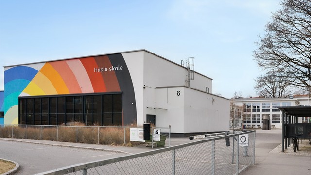 Det er kun 6 minutters gange til Hasle skole (1-7. trinn).