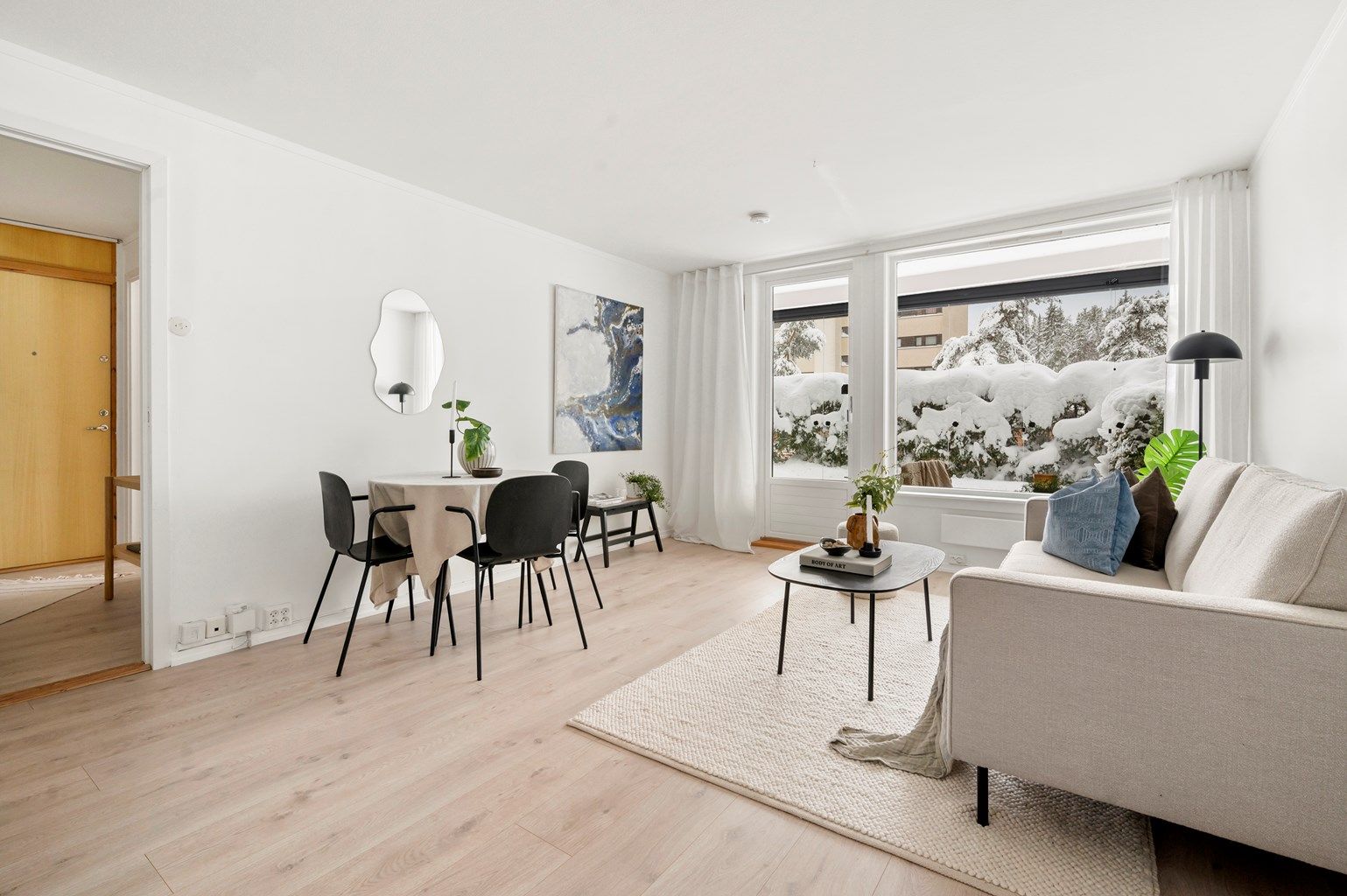 Eiendomsmegler Krogsveen v/Nhut Nam Huynh har gleden av å presentere Ravnkollbakken 59!