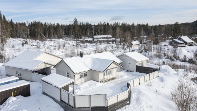 Eiendommen ligger i flotte omgivelser