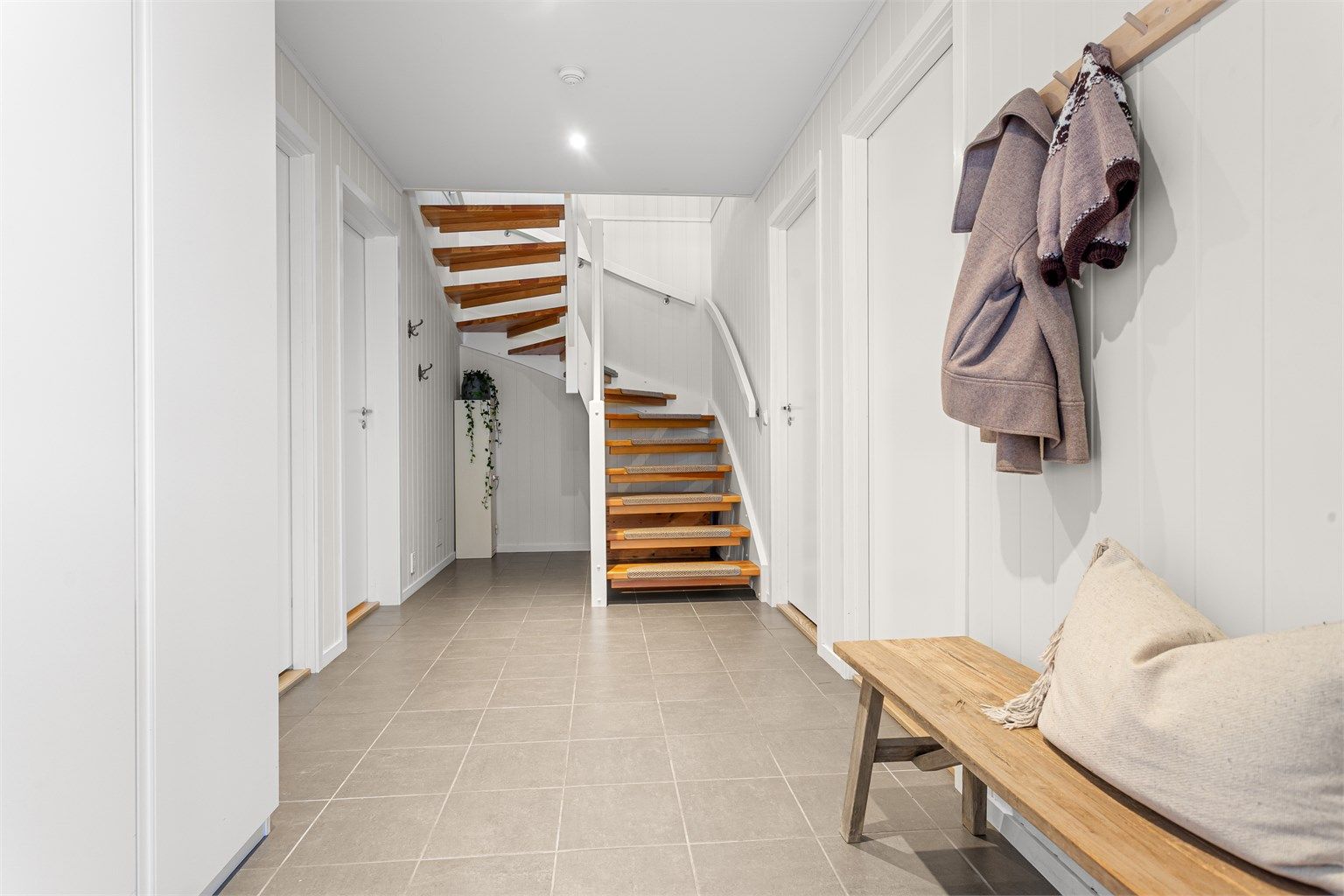 Gang med trapp til 1. etasje