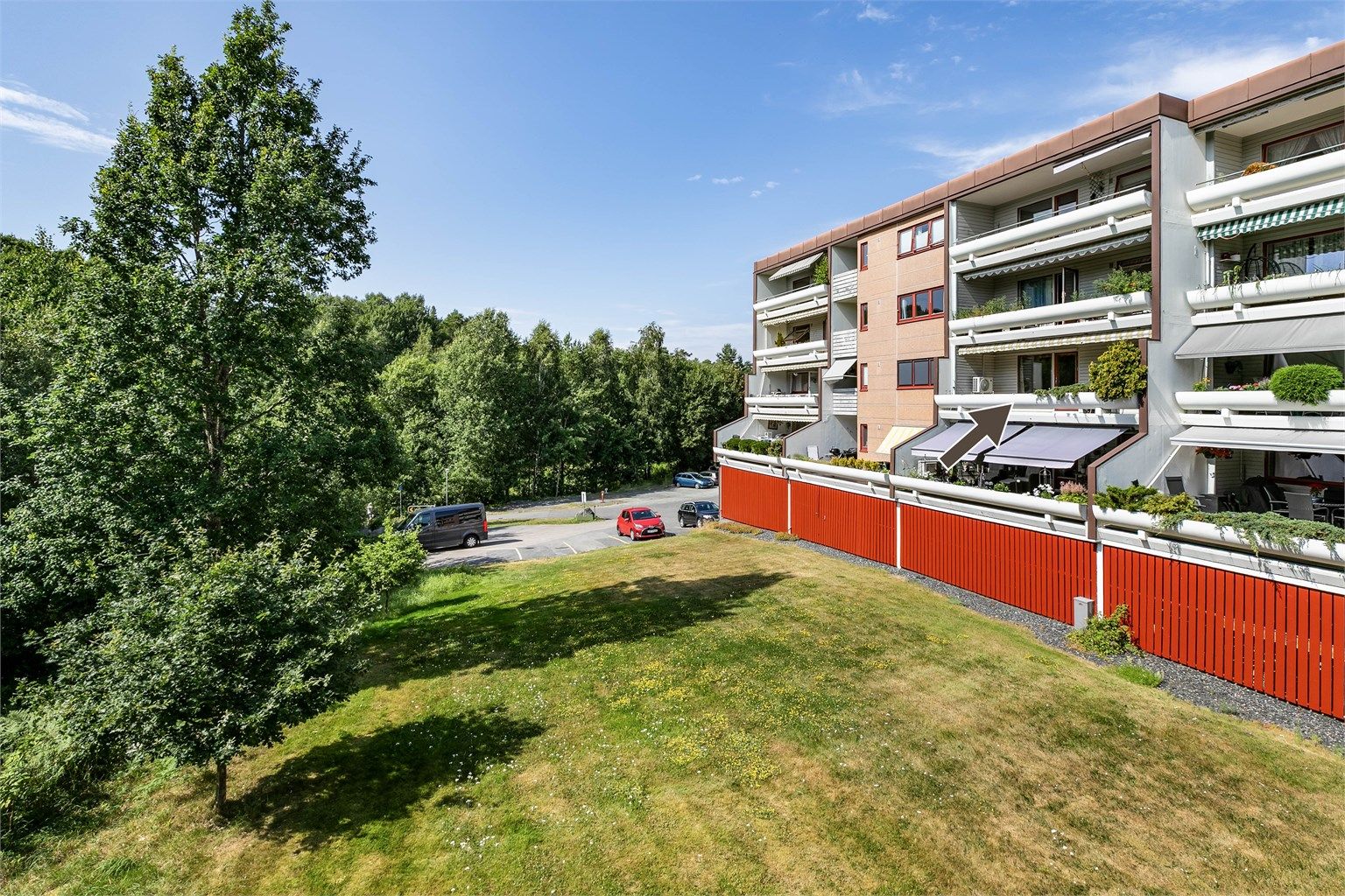 Velkommen til Rødstrupeveien 2! Leiligheten presenteres av Krogsveen. 
Fotograf; Børge Oppegård.
