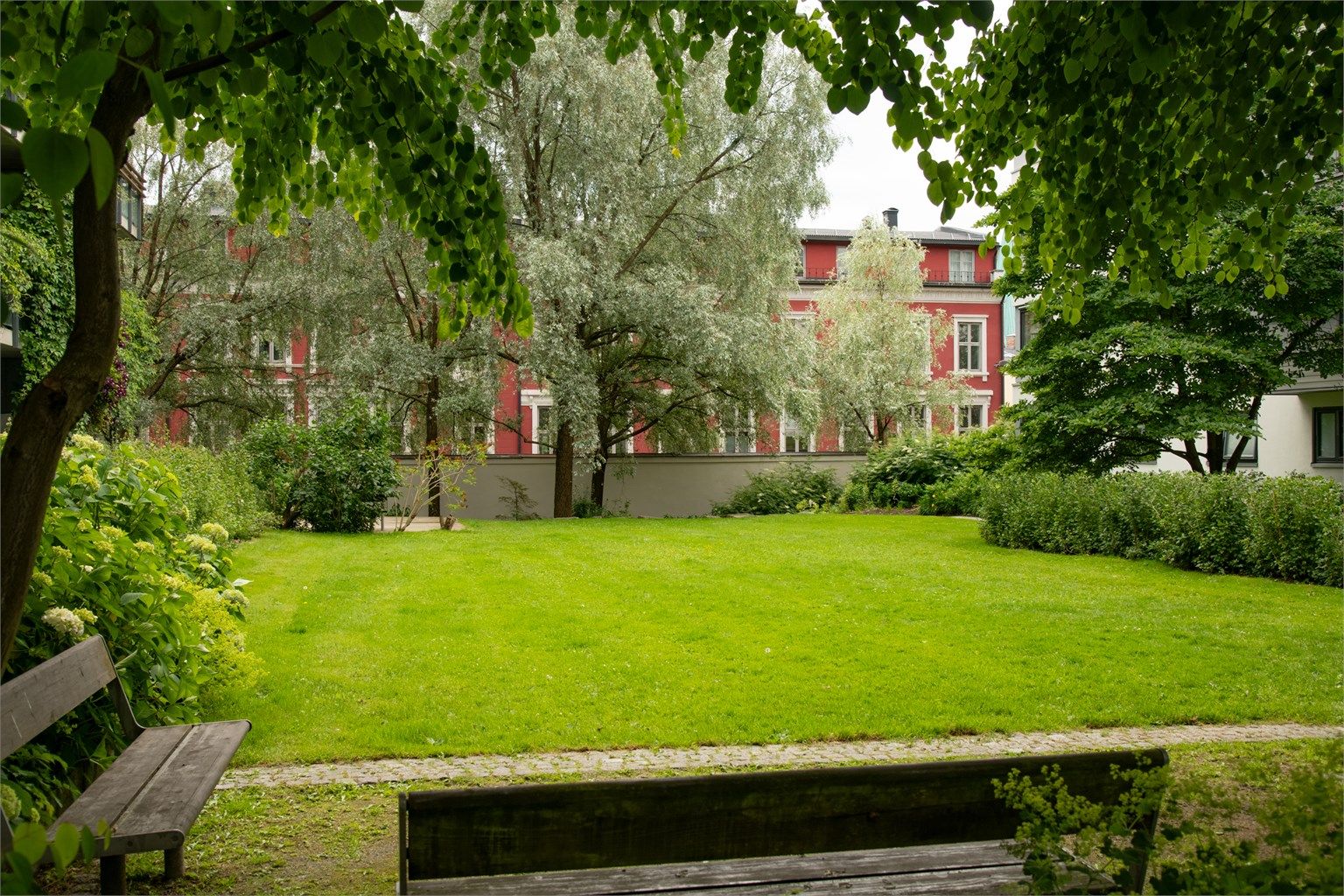 Flotte grøntområder i sameiet som er svært populært for sameiets beboere. 