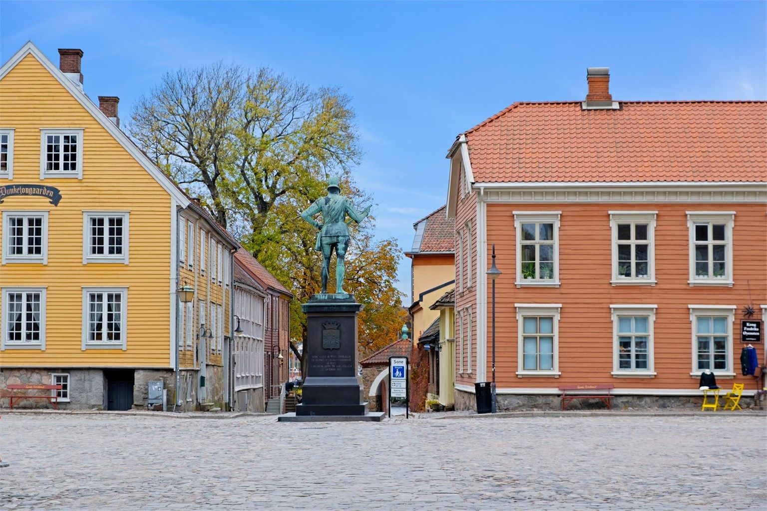 Foruten å være severdig har ærverdige Gamlebyen også tilbud du kan benytte deg av i hverdagen.