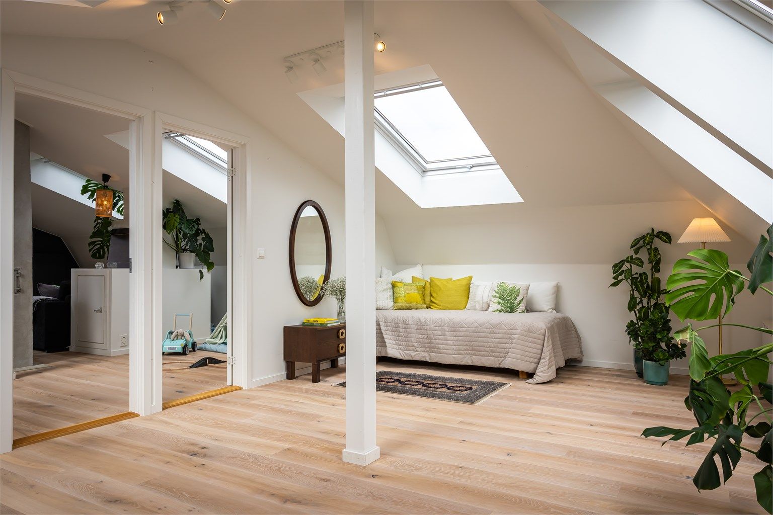 Soverommet i loftstuen er perfekt for familier med barn som er eller snart blir ungdom