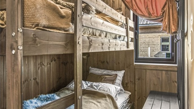 Soverom 2 beliggende i hovedetasjen