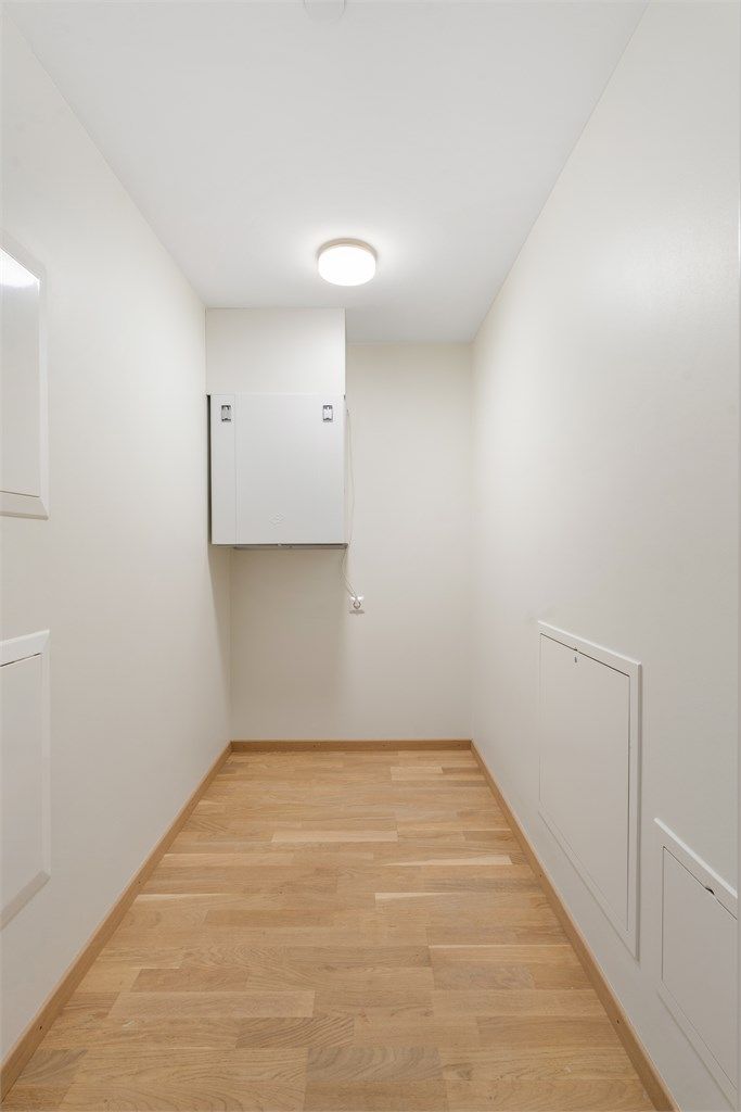 Praktisk innvendig bod hvor også leilighetens ventilasjonsanlegg er plassert.
