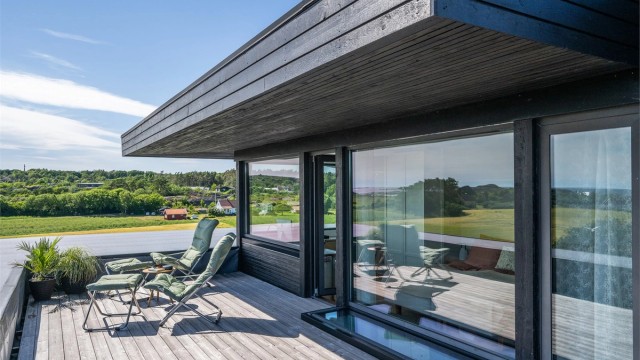 Takterrassen har gulv av vedlikeholdsvennlig Kebony, lagt i 2017.