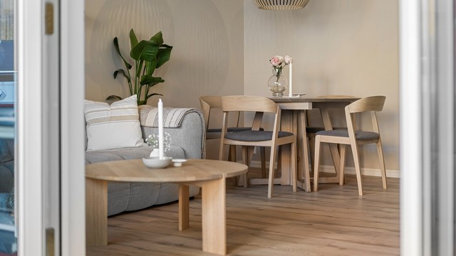 Fra stuen til uteplassen har man en enkel "Walk in-walk out" løsning som forlenger leiligheten store deler av året.