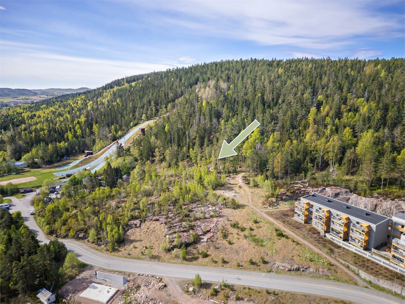 Eiendommene er hovedsakelig regulert til konsentrert småhusbebyggelse samt del felles lekeareal og felles avkjørsel (planområde B5).
Foto: Ole Thorgeir Solheim Thoresen