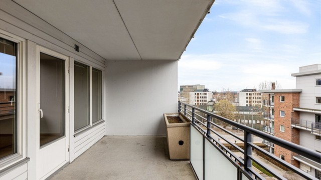 Solrik vestvendt balkong.