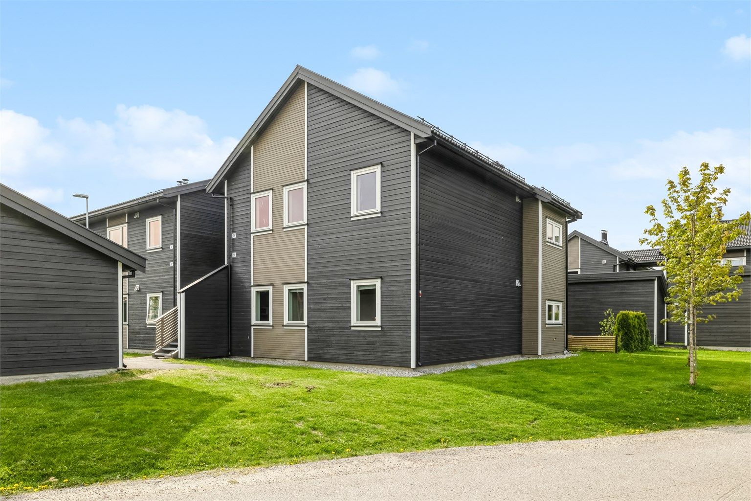 Leiligheten ligger i 2. etasje med trappeadkomst