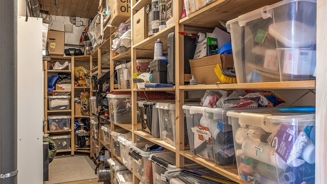 Praktisk bod i underetasjen gir svært gode lagringsmuligheter.