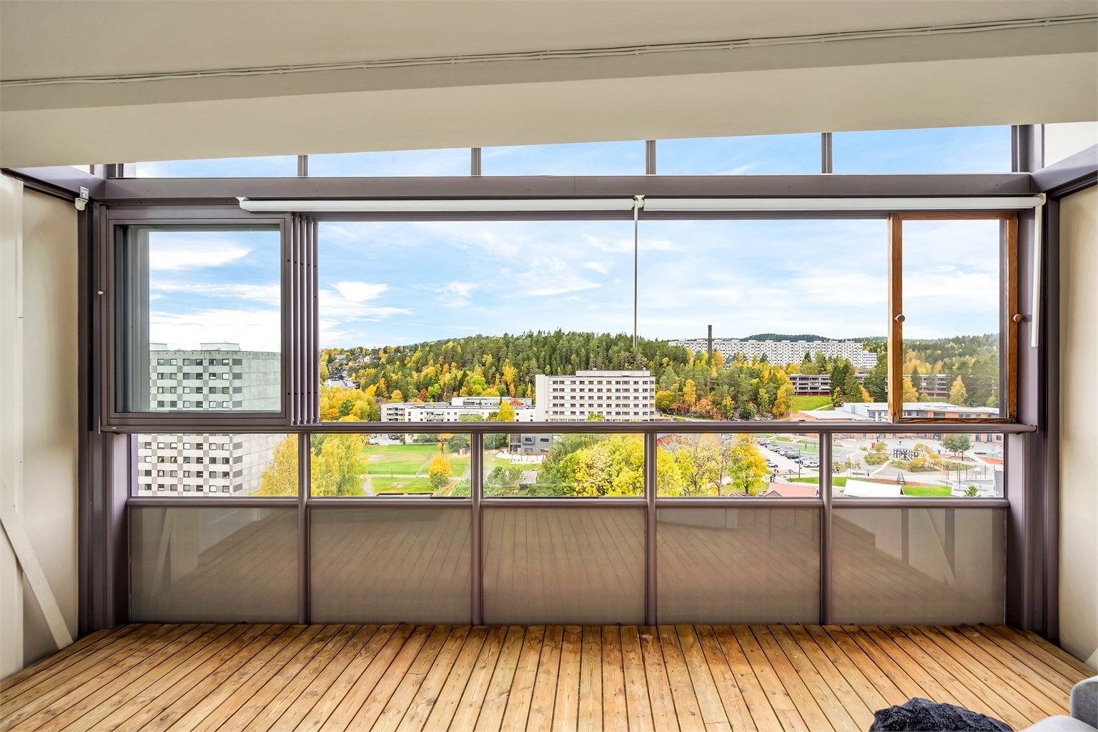Toppleilighet i 13. etasje med heisadkomst og vidstrakt utsikt mot Lillomarka. Foto: Martine Eren Jacobsen