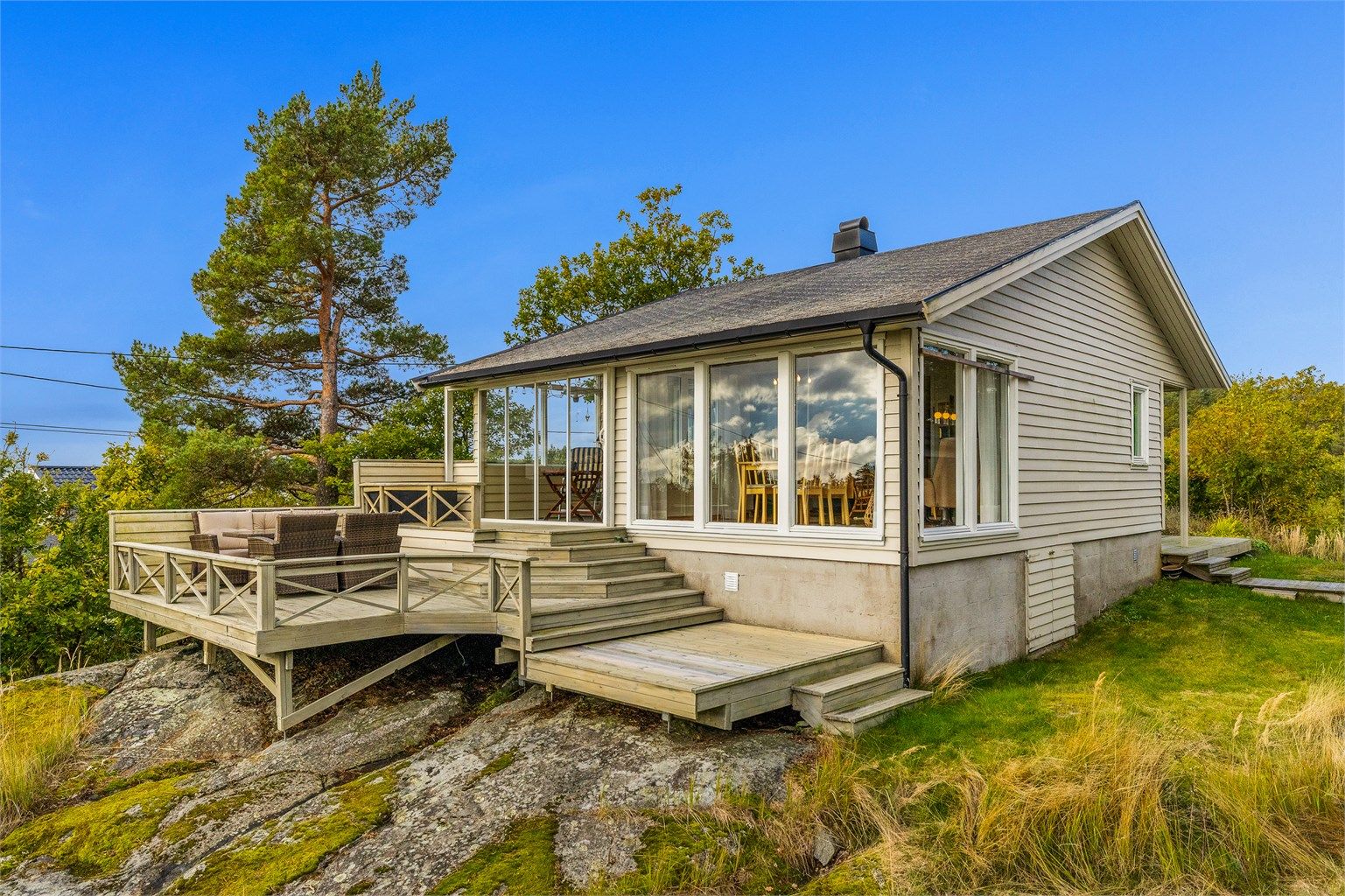 Her kan du nyte rolige omgivelser i et område med en blanding av hytter og fastboende.