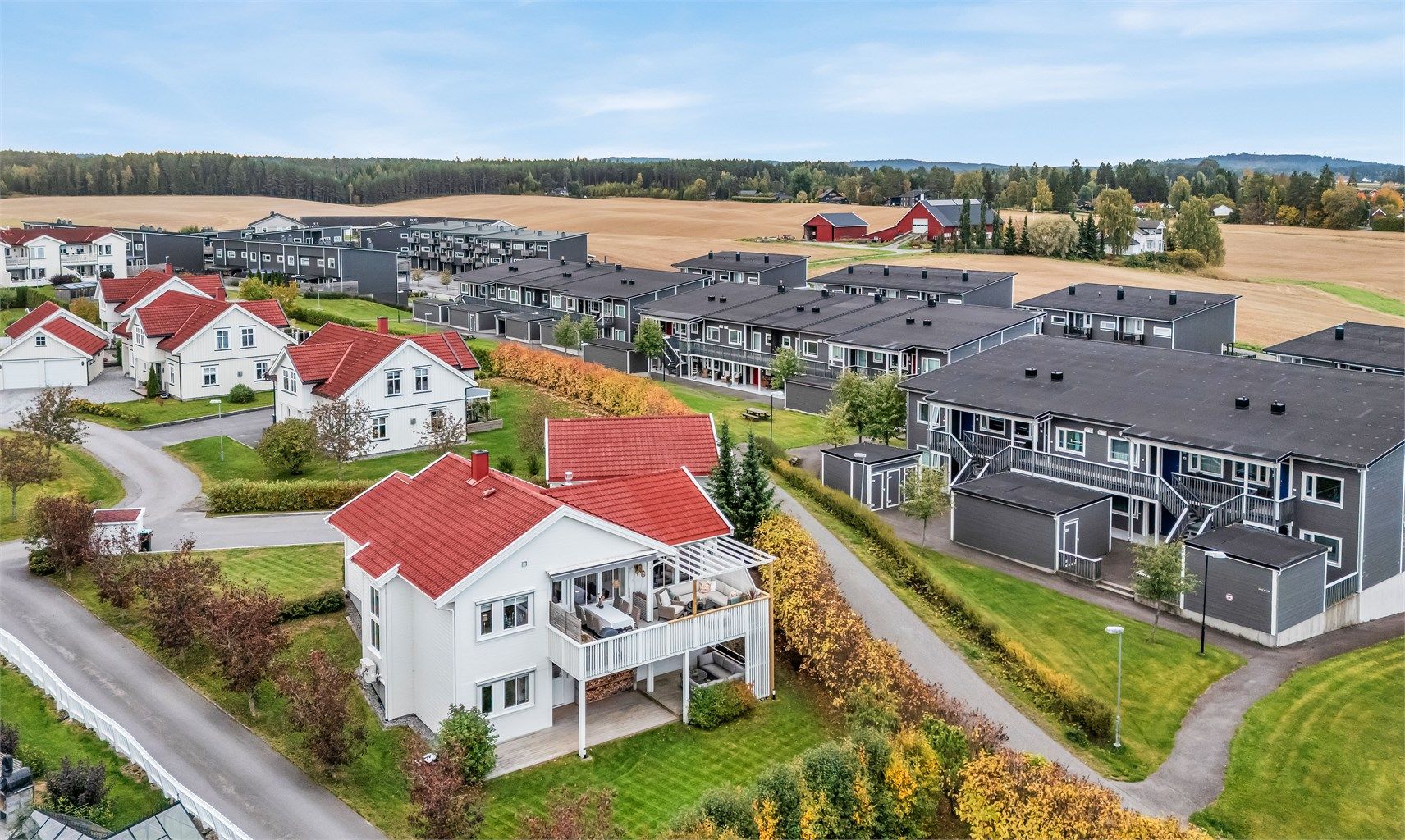 Etablert og barnevennlig boligområde med kort vei til barnehage og turområder.