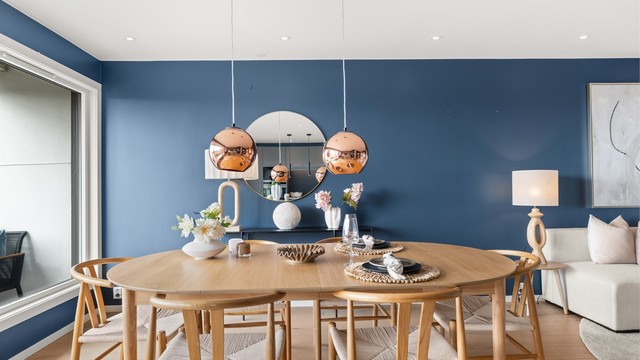 Downlights i himling gir en jevn og god belysning i oppholdsrommene.