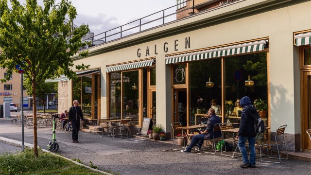 I nærområdet ligger også Galgen, en hyggelig restaurant og bar som blant annet er kjent for det mange mener er byens beste pannekaker