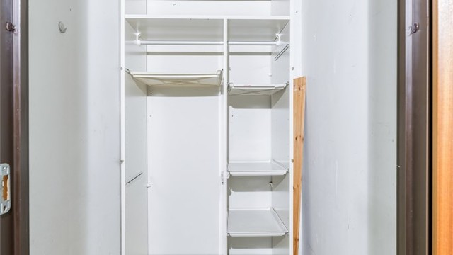 Innvendig bod gir ekstra og lett tilgjengelig lagringsplass.