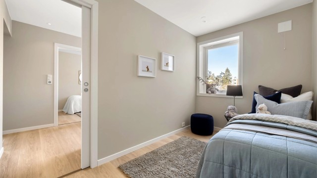 En smart skyvedør gir arealeffektiv adkomst mellom rommene.