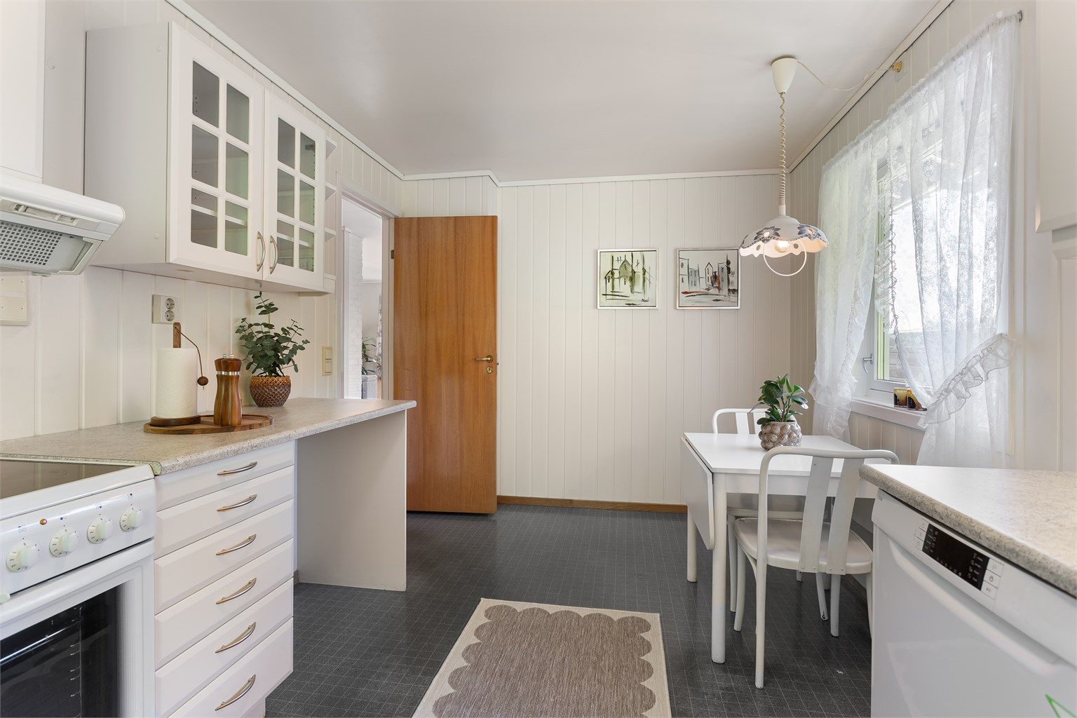 Mulighet for spiseplass ved vindu.