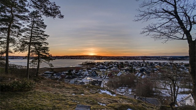 Uforstyrret utsikt mot solnedgangen – en vakker avslutning på dagen.