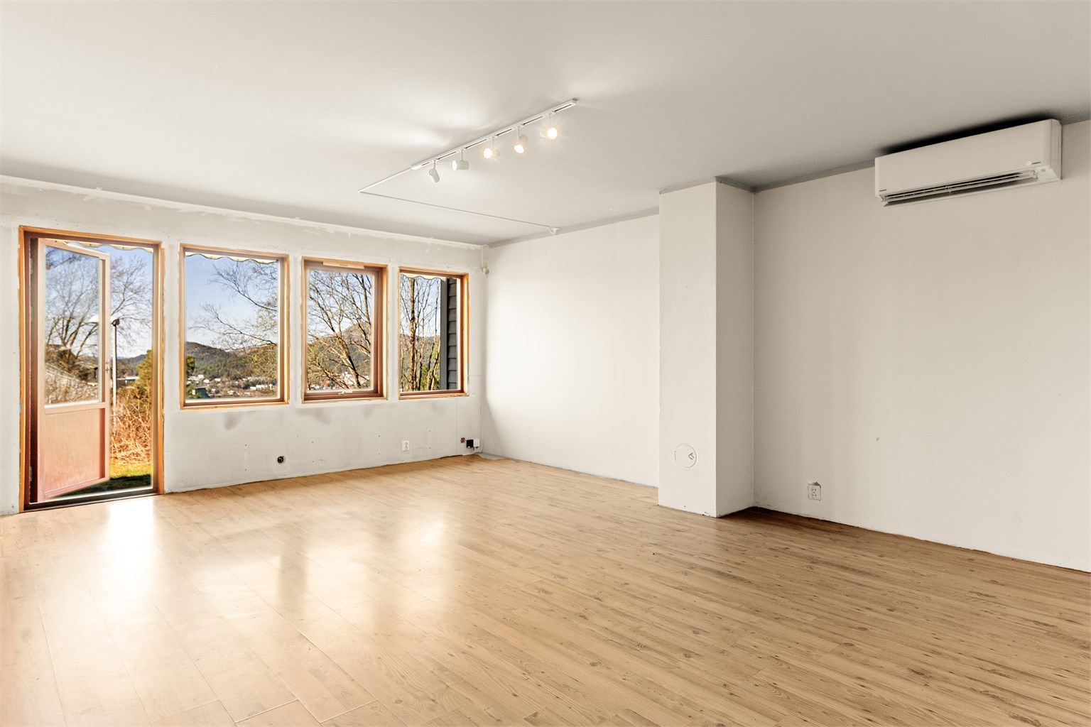 - Et enderekkehus med flott beliggenhet og fin utsikt over Fyllingsdalen -