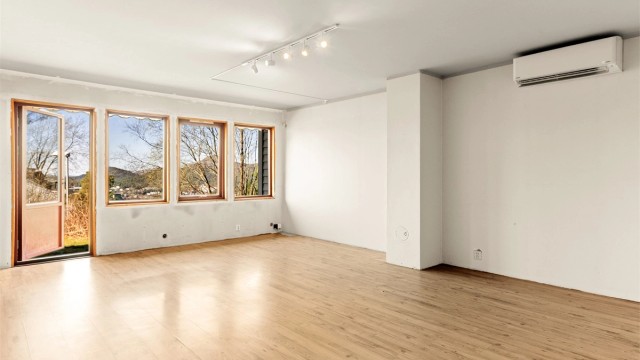 - Et enderekkehus med flott beliggenhet og fin utsikt over Fyllingsdalen -